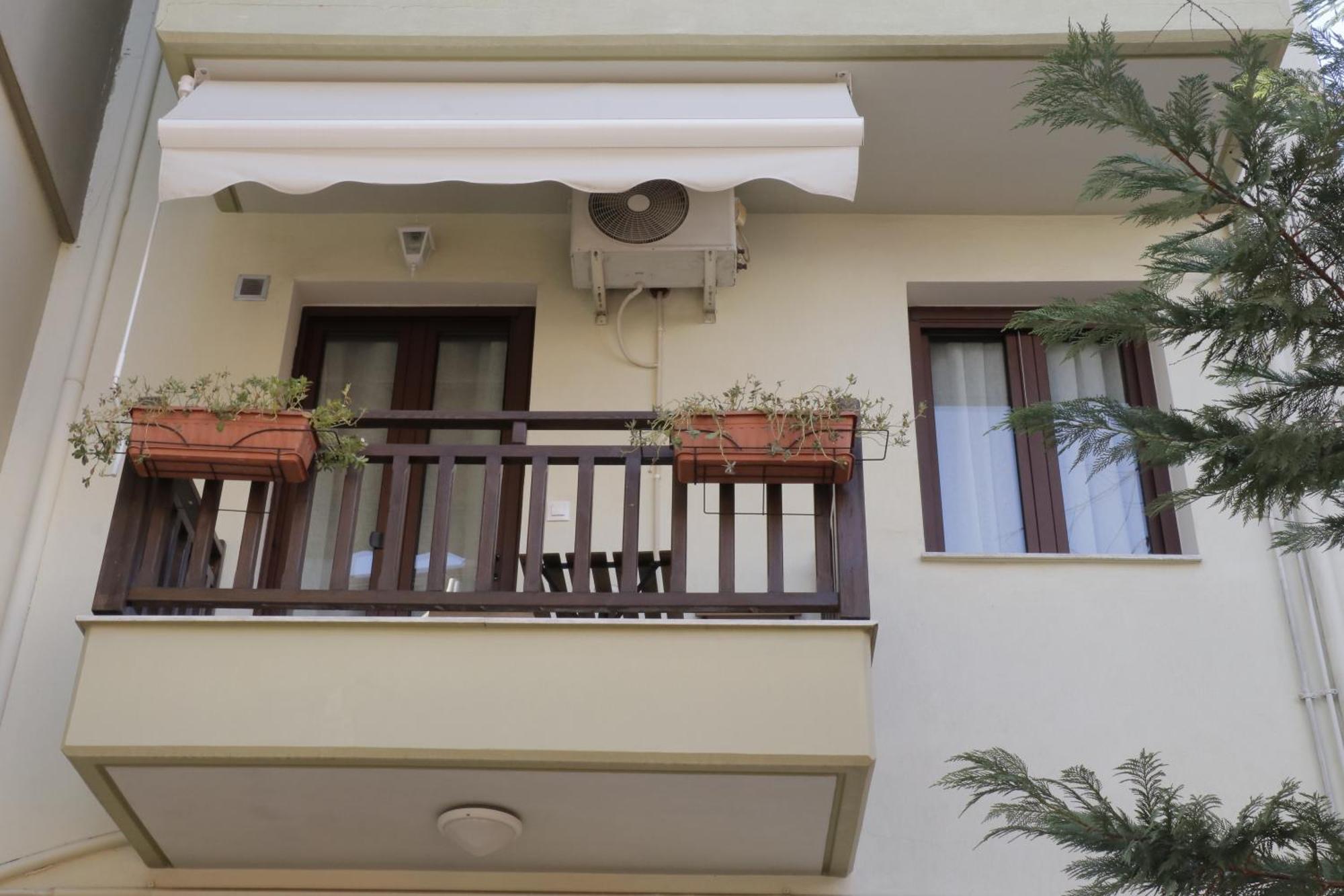 Helen'S Little Castle Free Private Parking Apartment Tesalonika Bagian luar foto